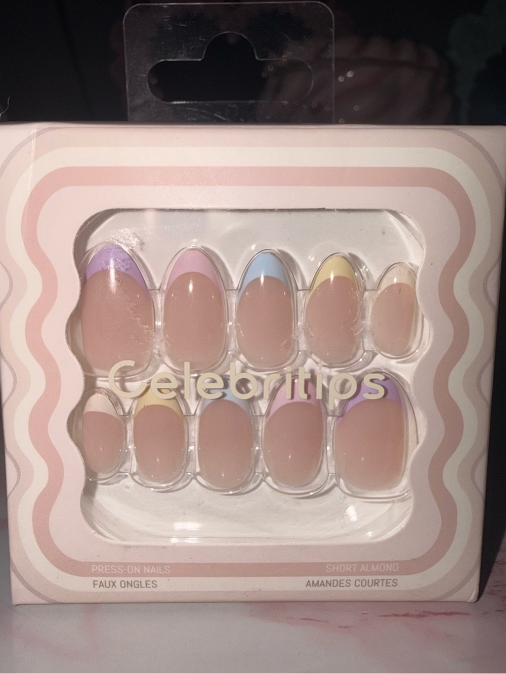 Celebritips Short Almond Press-On Nails in “Pastel Softline”